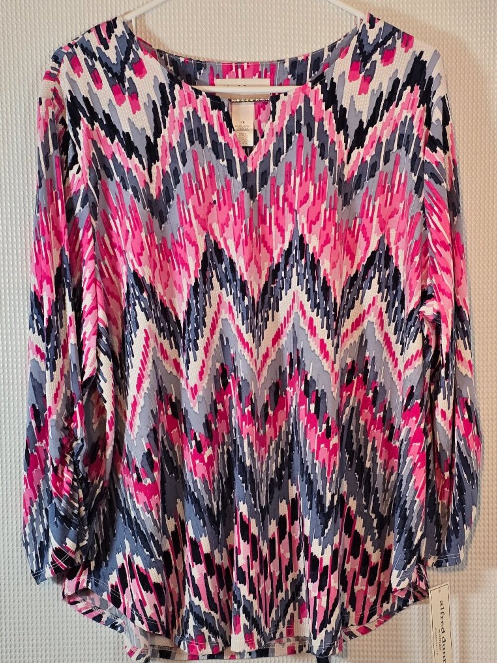Vibrant Abstract Ikat Alfred Dunner Blouse NWT Size 1X 3/4 Cold Shoulder